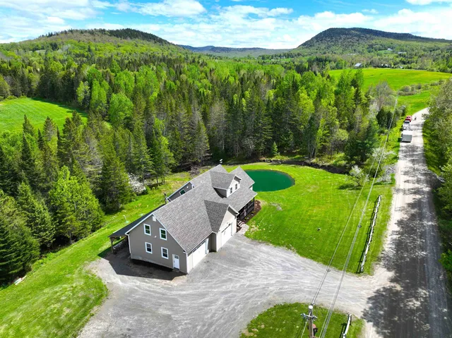 $769,900 | 51 Lakeview Road, Westmore, VT 05822