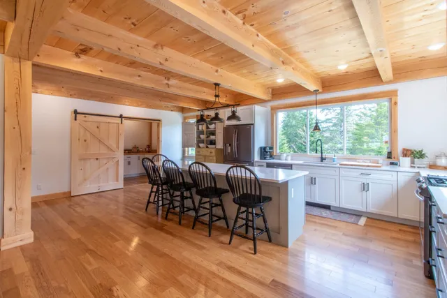 $769,900 | 51 Lakeview Road, Westmore, VT 05822