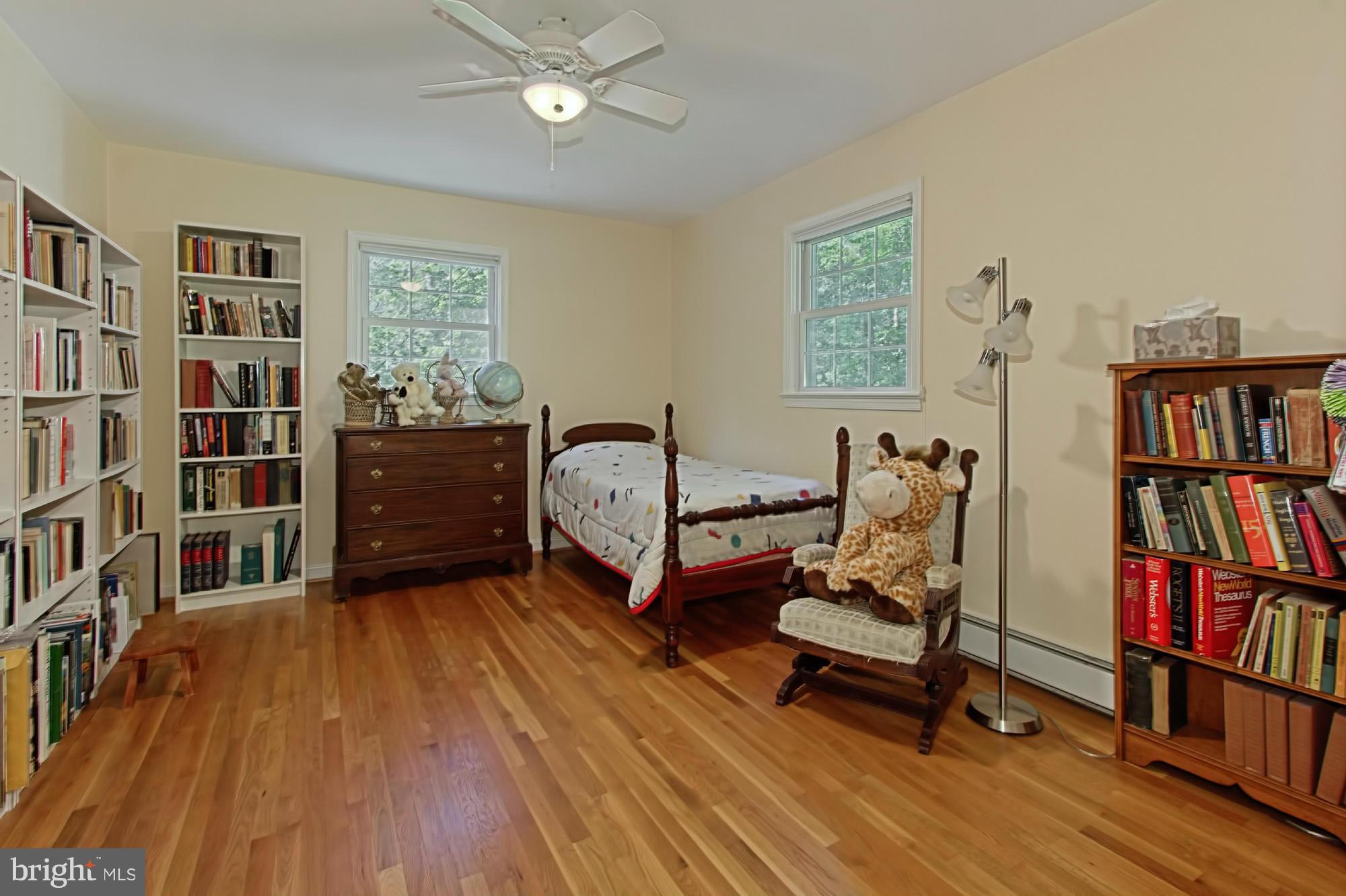 12207 Hounds Lane Reston, VA 20191 - Photo 19 of 30 Cheerful 3rd Bedroom