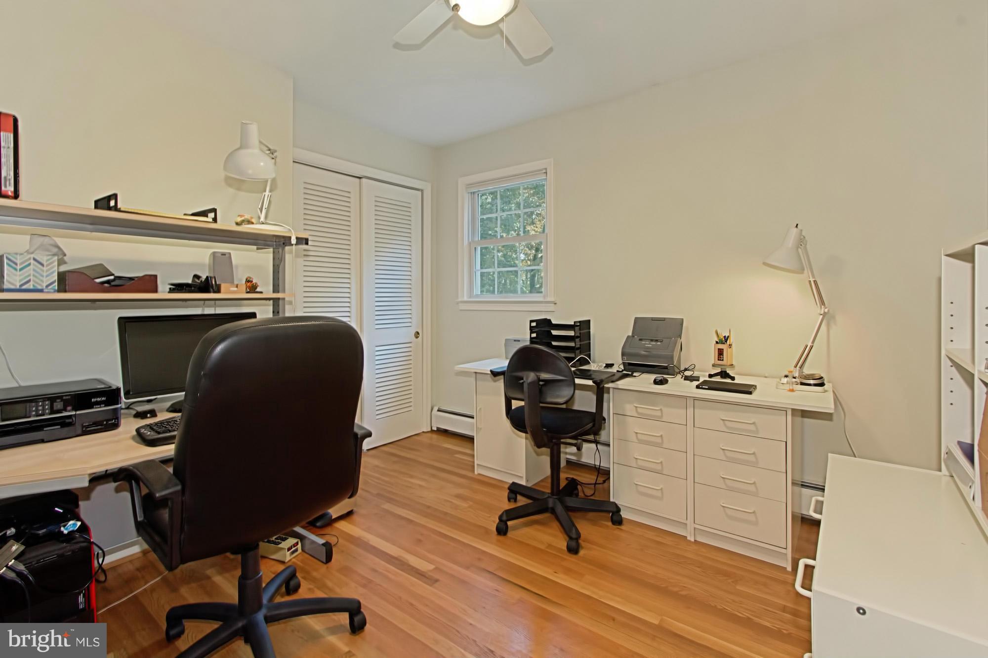 12207 Hounds Lane Reston, VA 20191 - Photo 20 of 30 Cozy 4th Bedroom