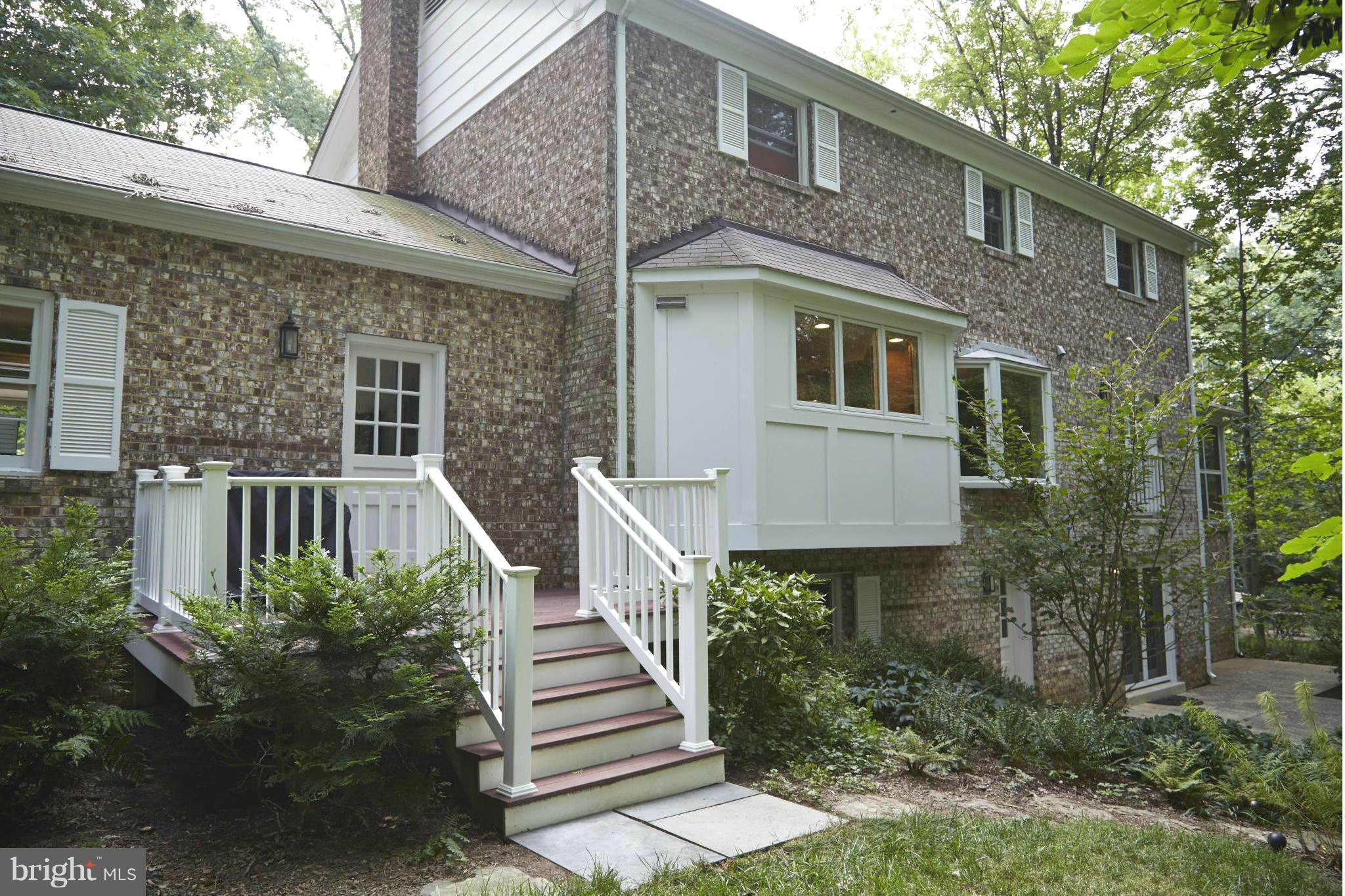 12207 Hounds Lane Reston, VA 20191 - Photo 25 of 30 3 Level Colonial w/ Walk-out Basement
