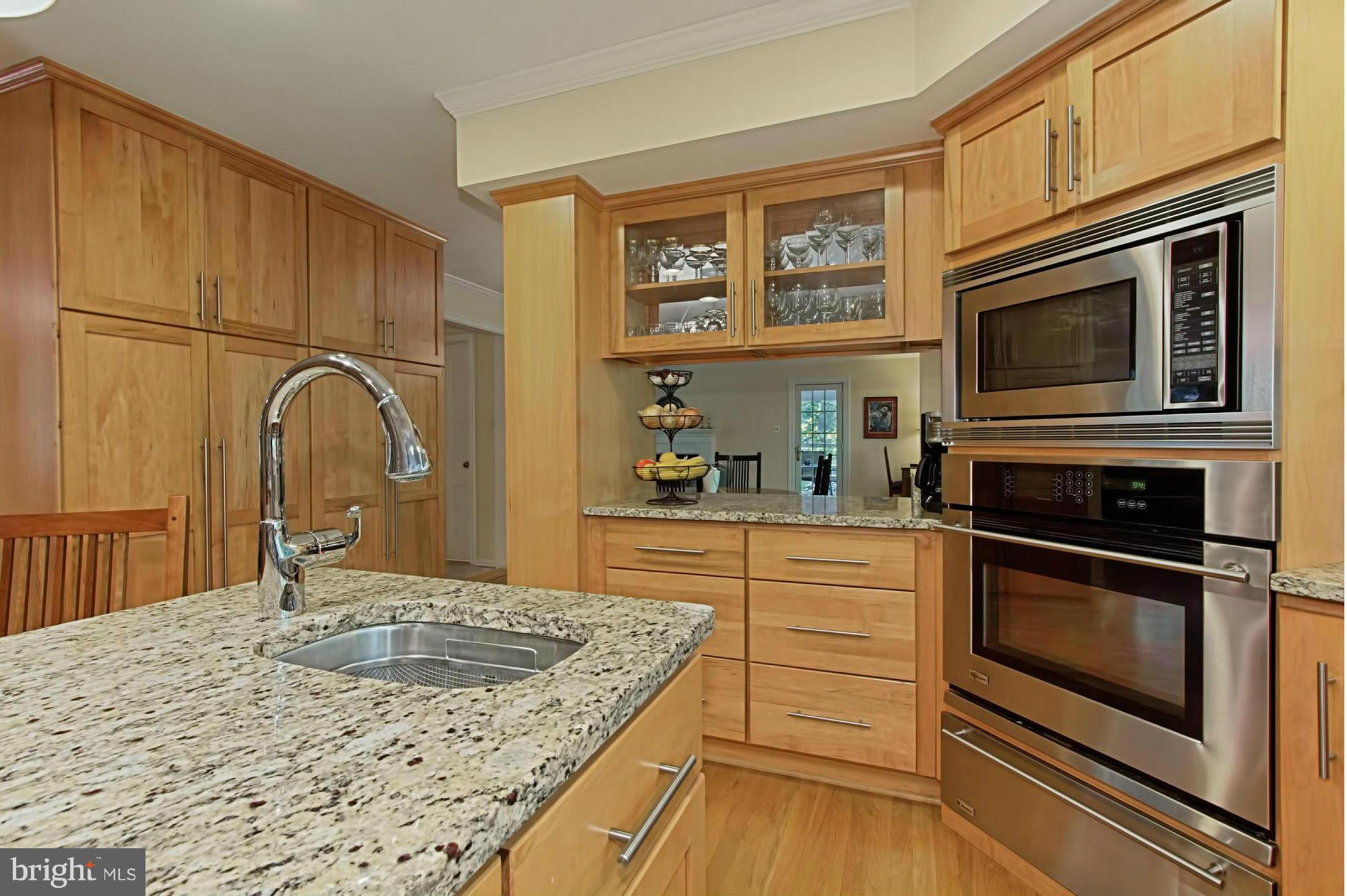 12207 Hounds Lane Reston, VA 20191 - Photo 10 of 30 GE Monogram Trivection Oven & Convection Microwave