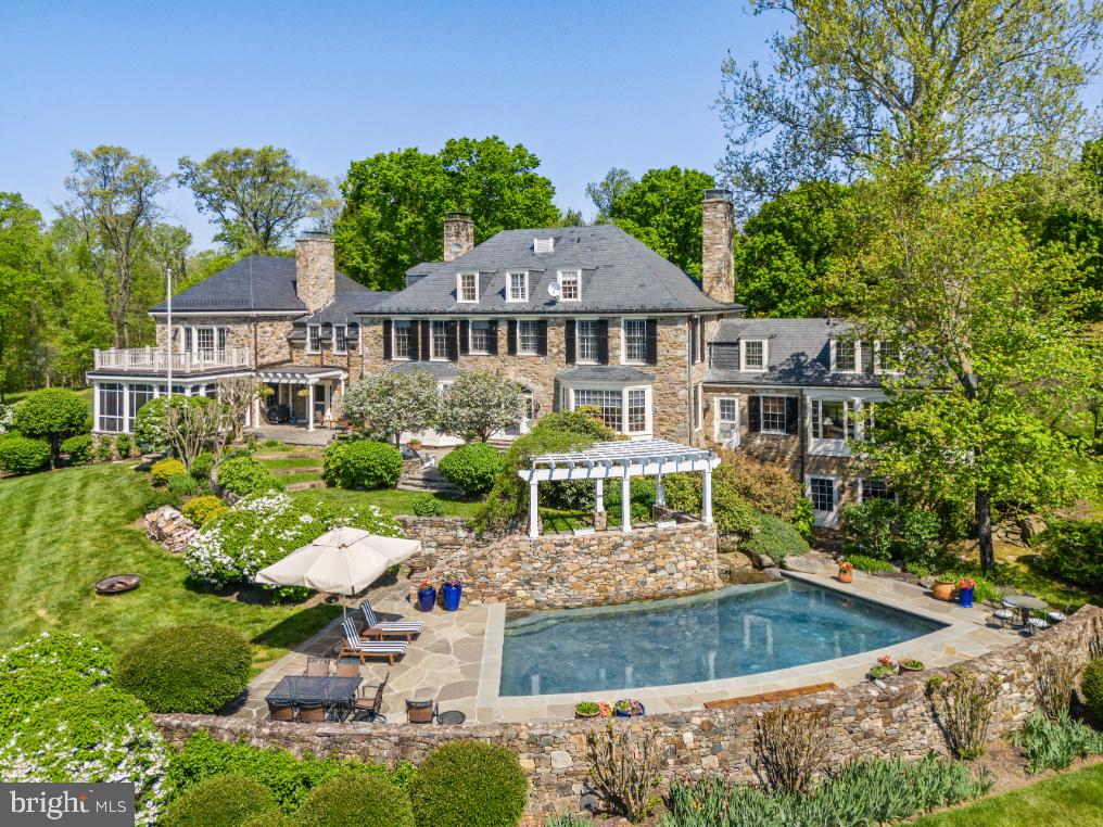 36987 Mountville Road Middleburg, VA 20117 - Photo 12 of 18 a view of a house with pool and sitting area