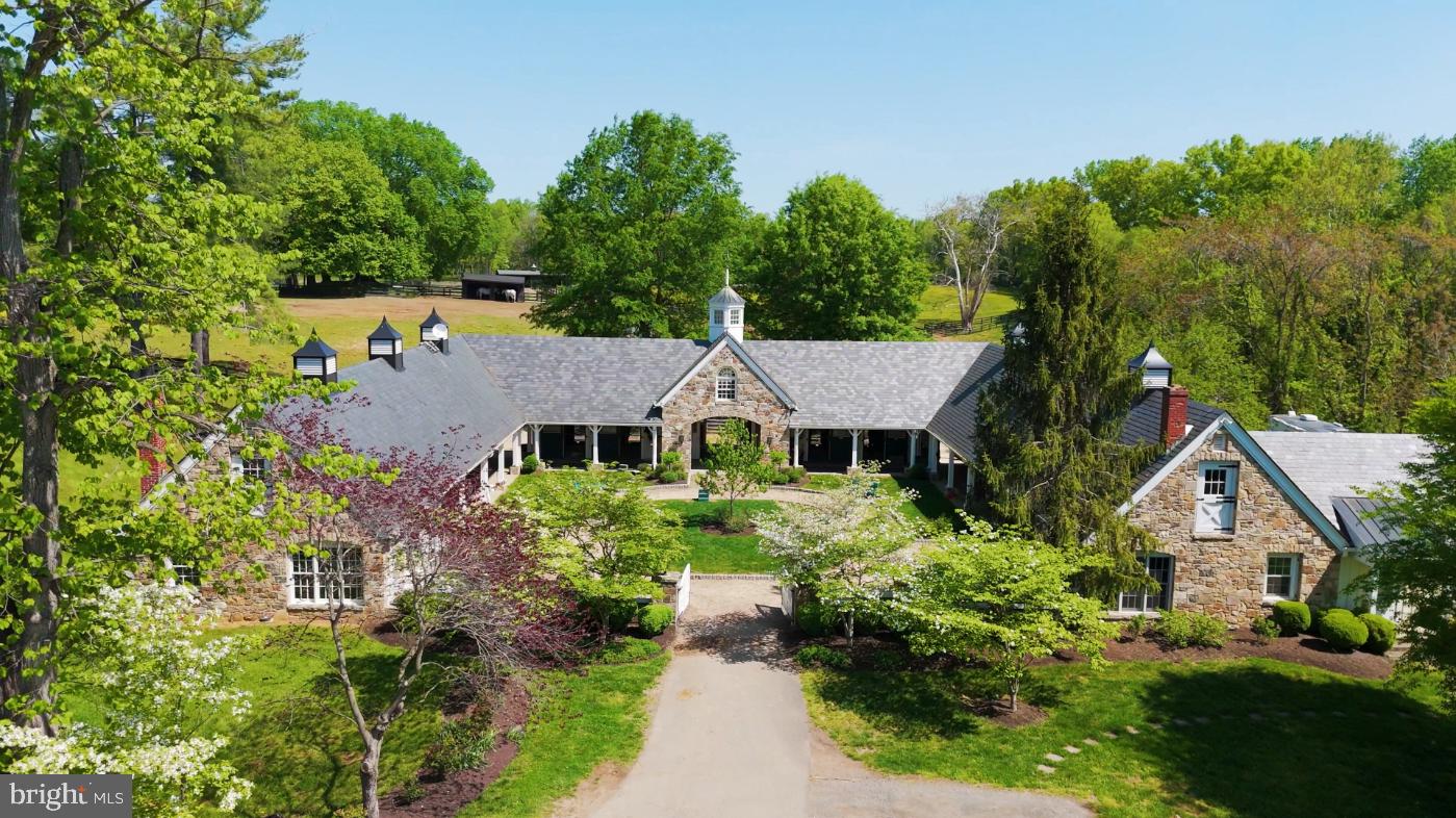 36987 Mountville Road Middleburg, VA 20117 - Photo 16 of 18 an aerial view of a house with yard and green space