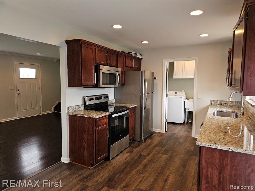 47564 Ryan Road Utica, MI 48317 - Photo 7 of 20