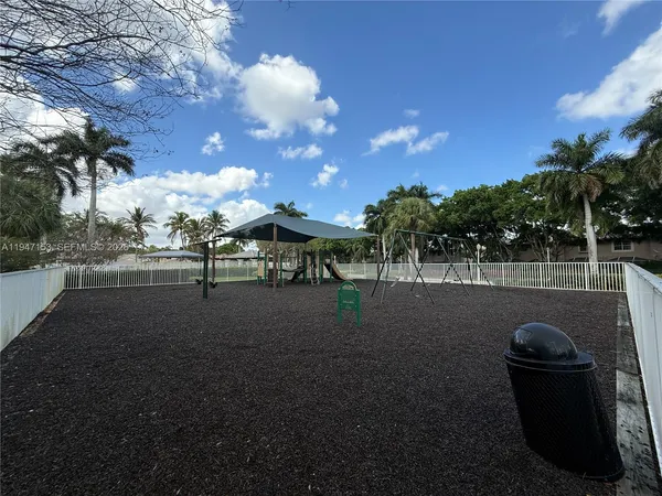 $3,800 | 1628 Salerno Circle, Weston, FL 33327
