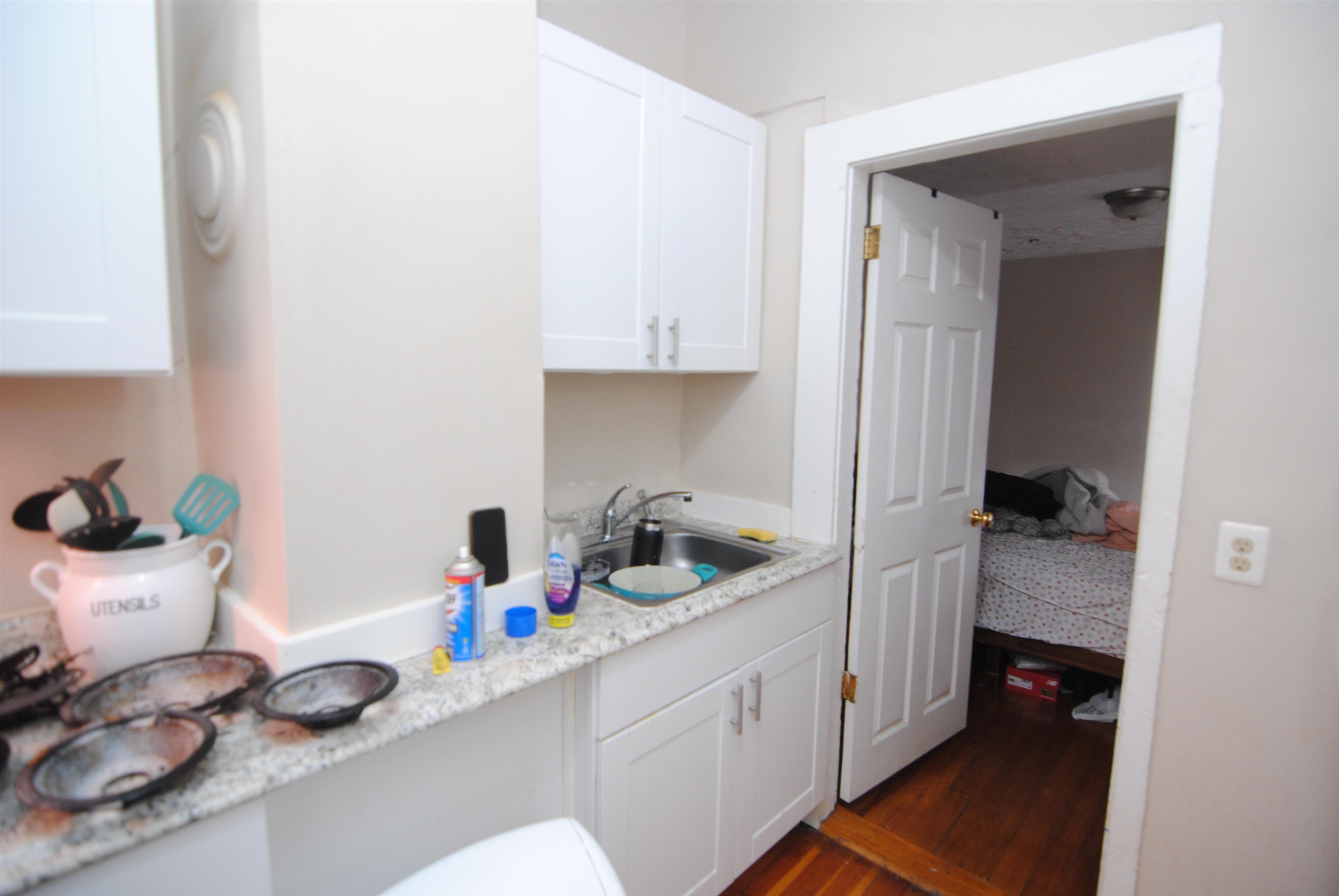 22 Beech Street Nashua, NH 03060 - Photo 38 of 44