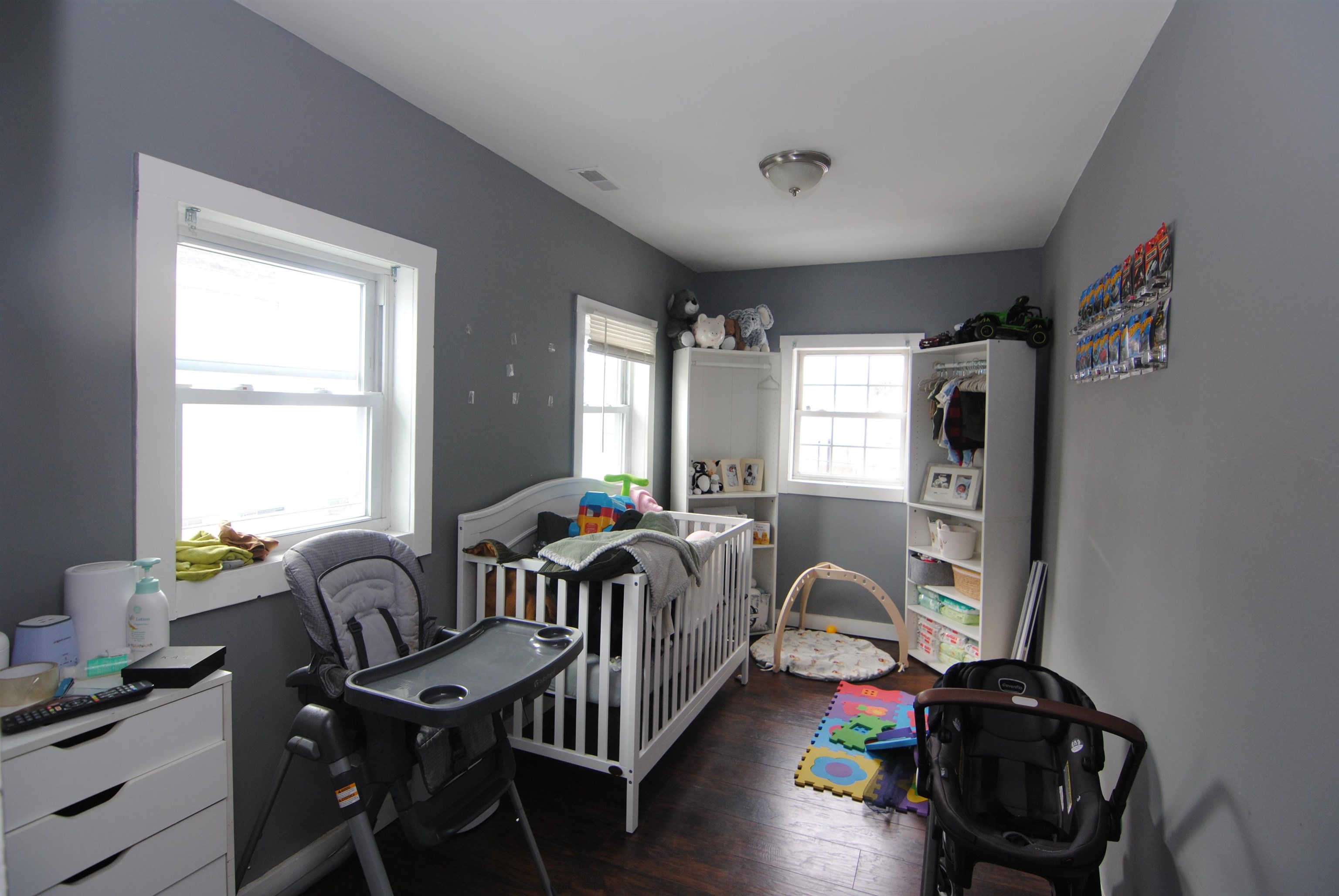 22 Beech Street Nashua, NH 03060 - Photo 4 of 44