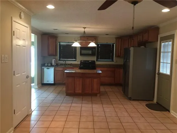 $2,000 | 3 Donald Court, Metairie, LA 70003