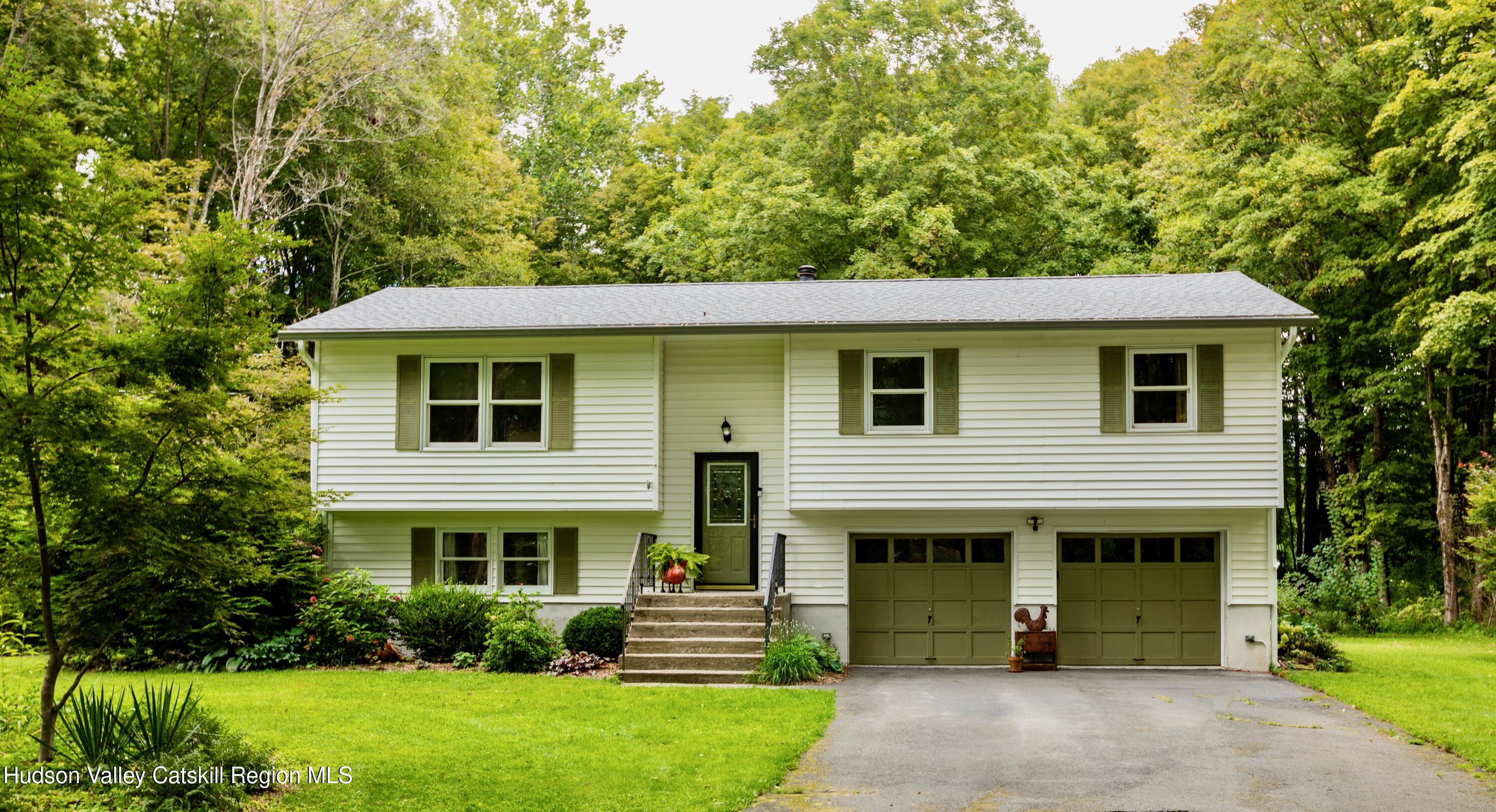 424 Tongore Way Kingston, NY 12401 - Photo 2 of 40 NEW - 1