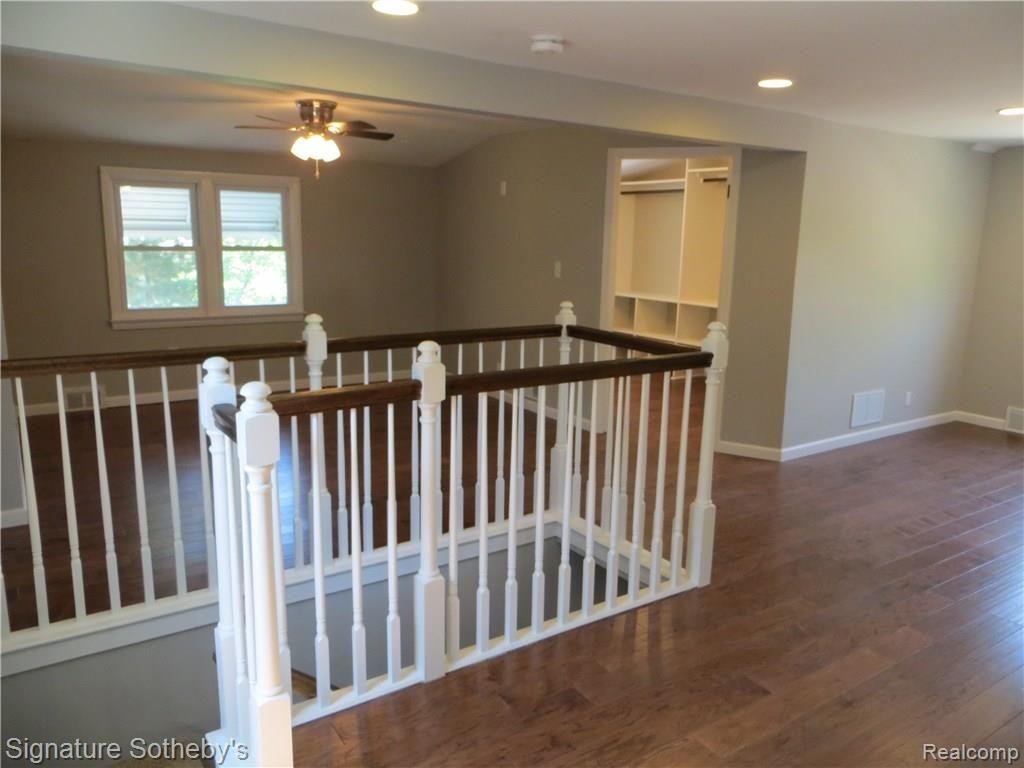 1761 Hampton Road Grosse Pointe, MI 48236 - Photo 17 of 43 IMG_1615.JPG