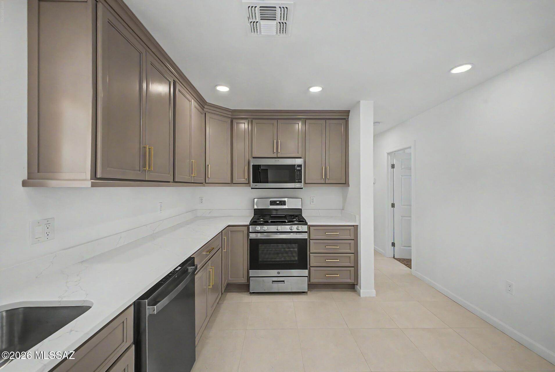 2251 East Spring Street Tucson, AZ 85719 - Photo 10 of 58 Kitchen