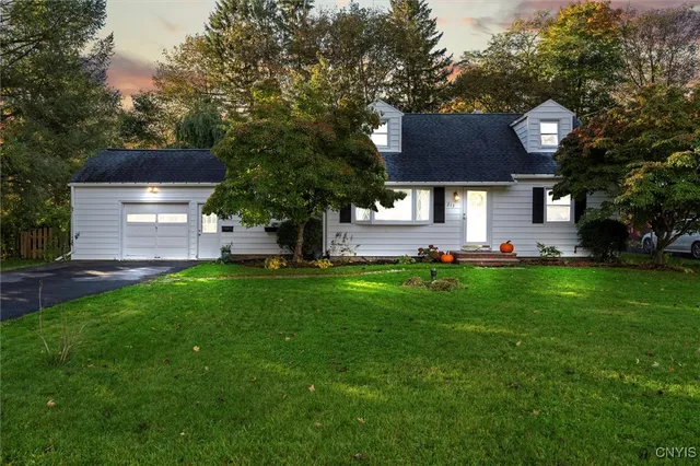 $259,900 | 213 Mason Drive, Camillus, NY 13219