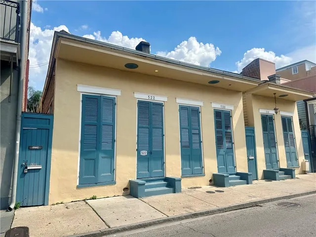 $1,300 | 522 Dauphine Street, Unit REAR, New Orleans, LA 70112