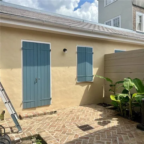 $1,300 | 522 Dauphine Street, Unit REAR, New Orleans, LA 70112