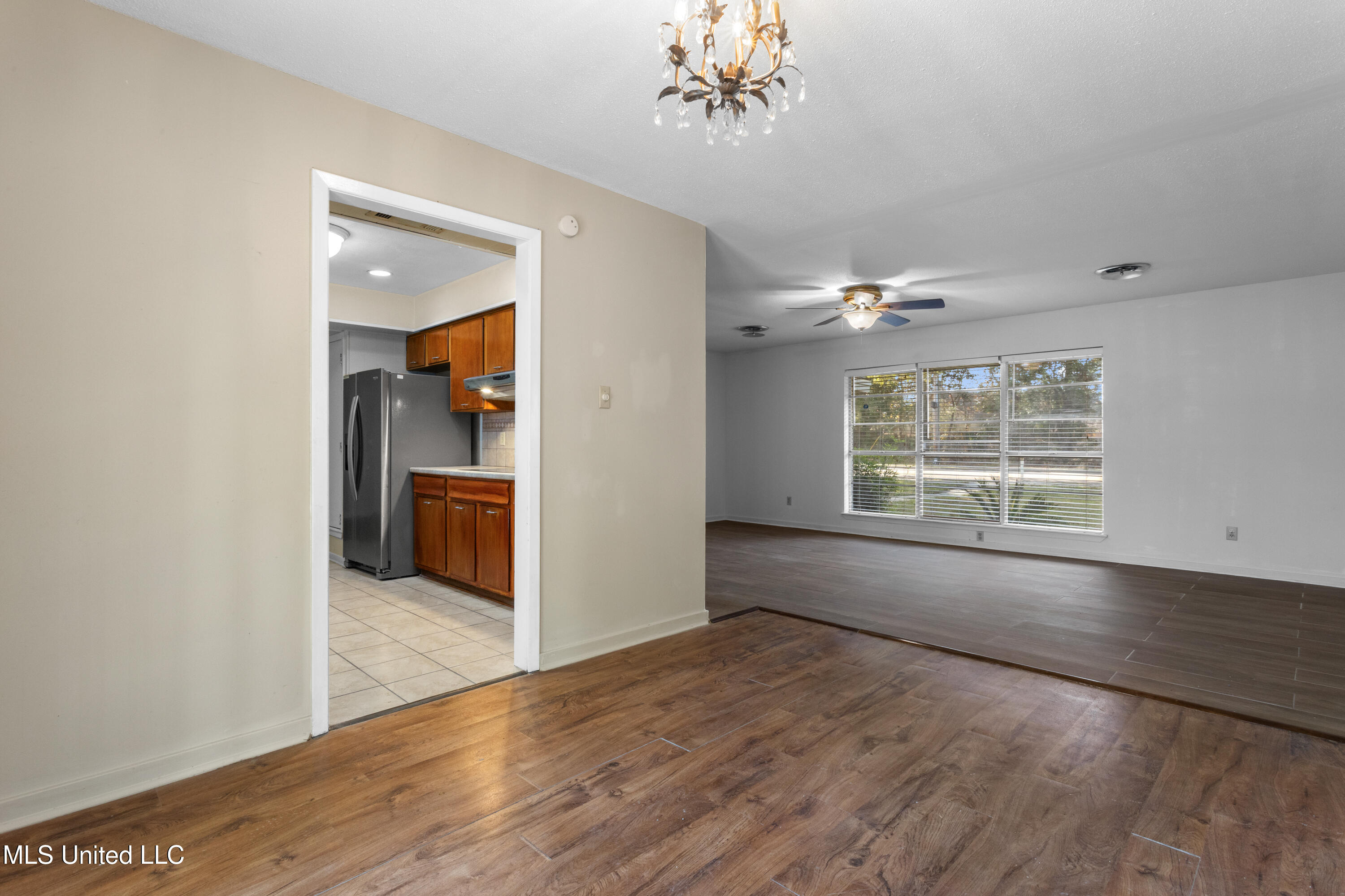 2265 Popp's Ferry Road Biloxi, MS 39532 - Photo 13 of 36 0012