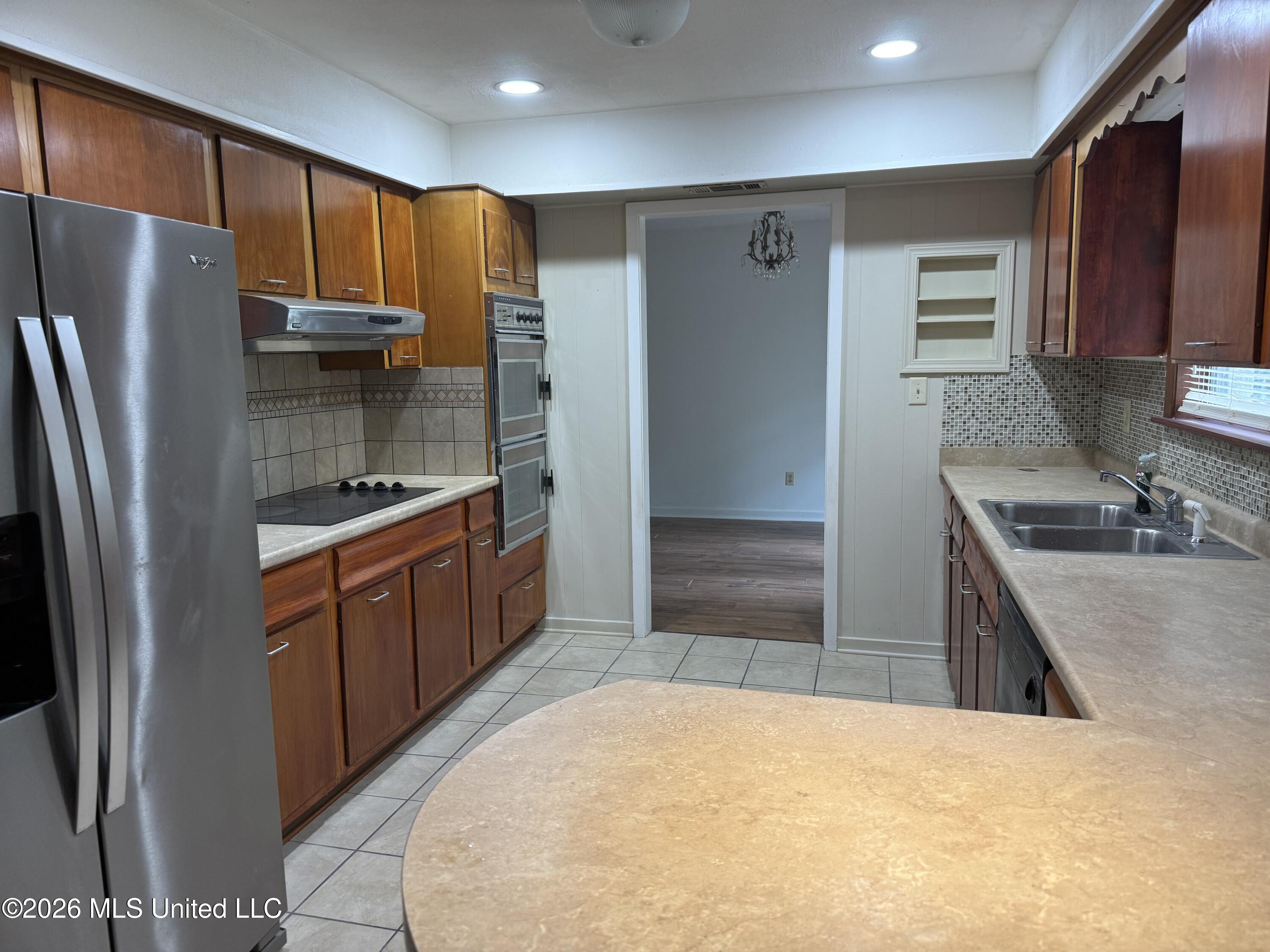 2265 Popp's Ferry Road Biloxi, MS 39532 - Photo 17 of 36 IMG_6324