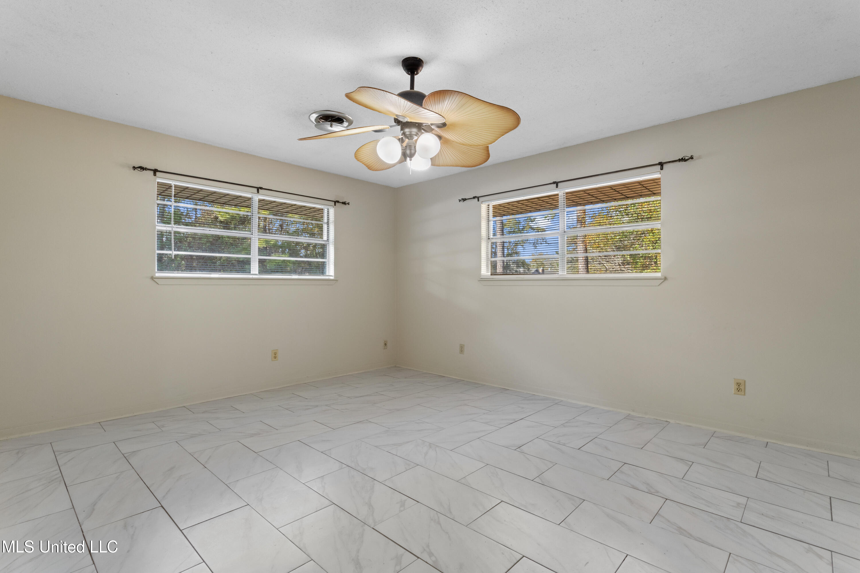 2265 Popp's Ferry Road Biloxi, MS 39532 - Photo 28 of 36 0028