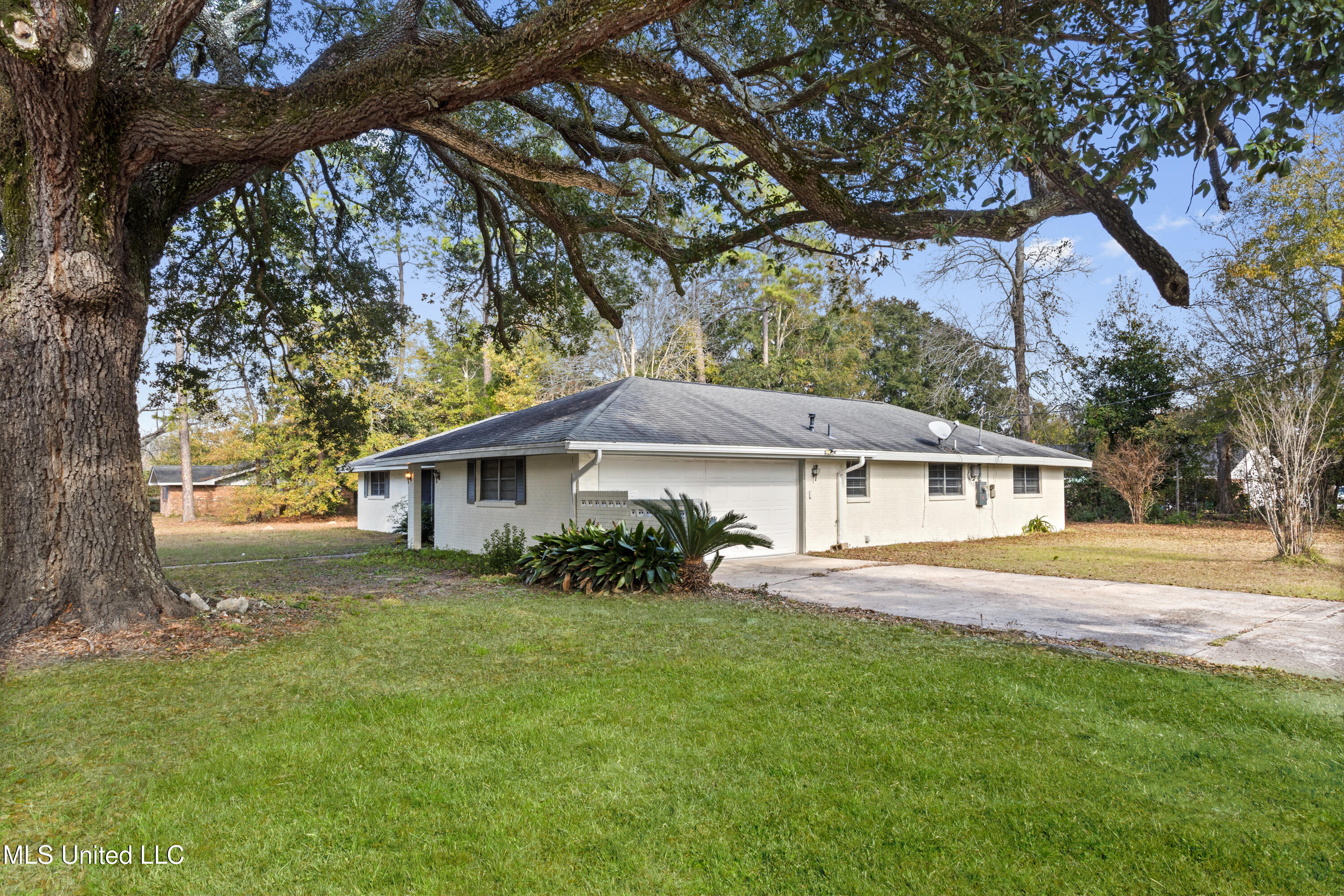 2265 Popp's Ferry Road Biloxi, MS 39532 - Photo 4 of 36 0003