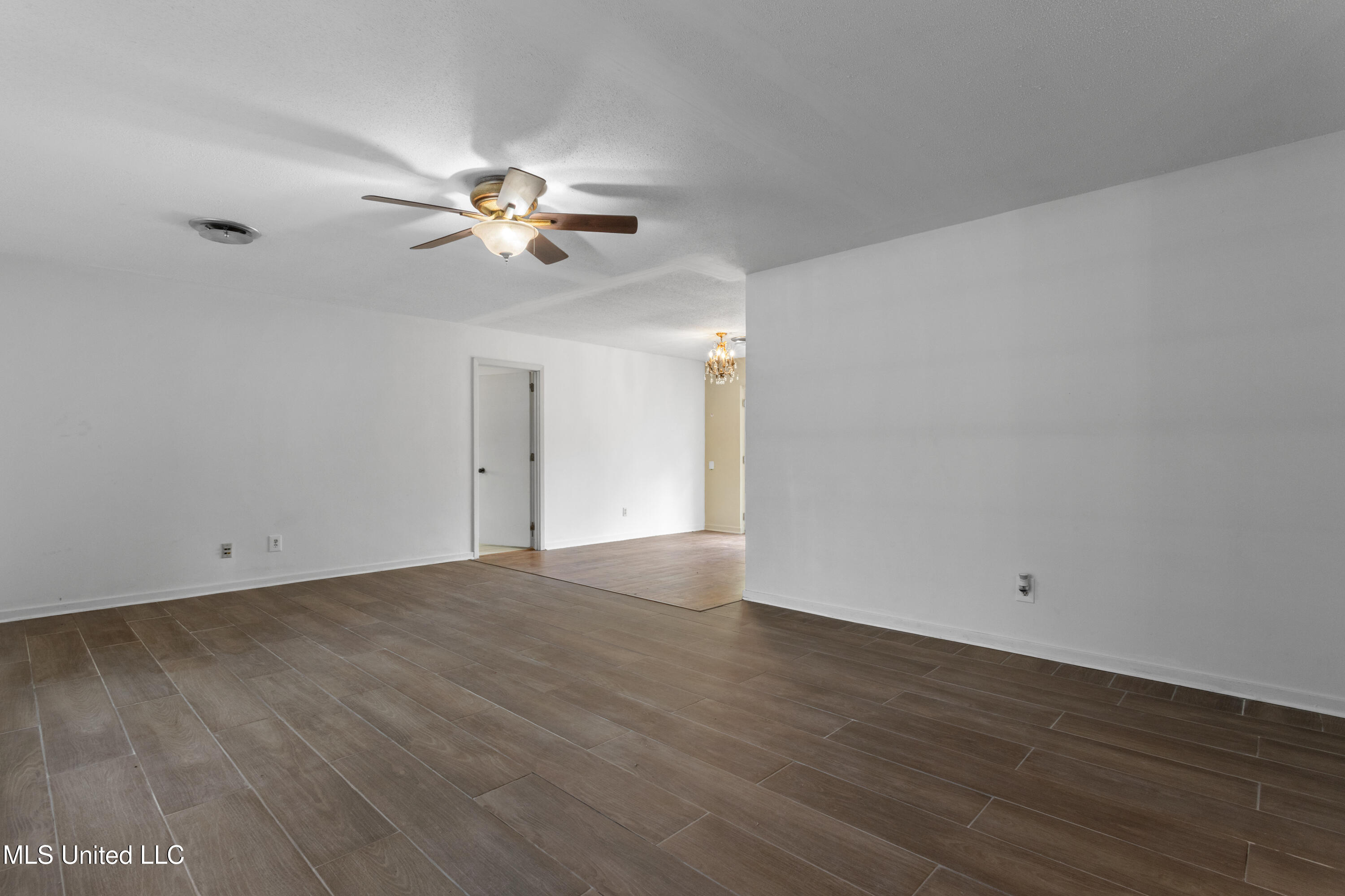 2265 Popp's Ferry Road Biloxi, MS 39532 - Photo 10 of 36 0009