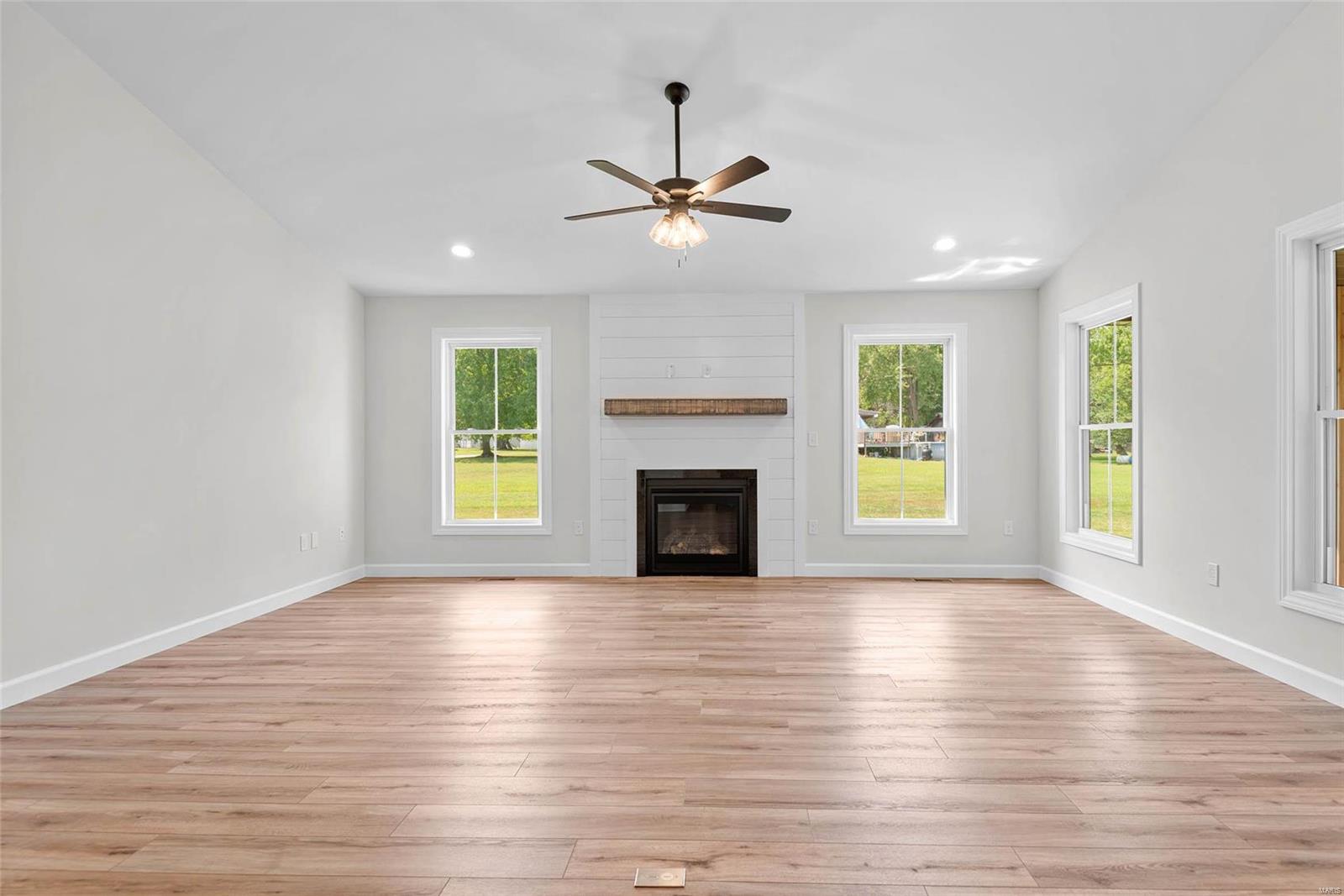 405 Stonebriar Drive Troy, IL 62294 - Photo 11 of 43