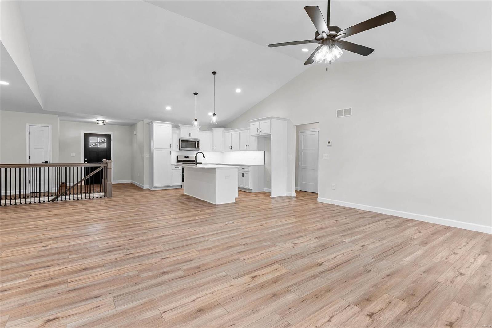 405 Stonebriar Drive Troy, IL 62294 - Photo 12 of 43