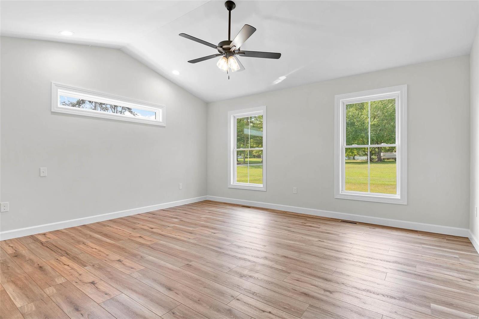 405 Stonebriar Drive Troy, IL 62294 - Photo 17 of 43