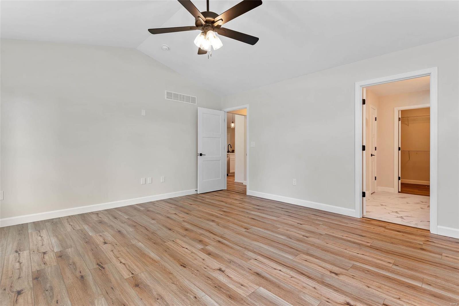 405 Stonebriar Drive Troy, IL 62294 - Photo 19 of 43