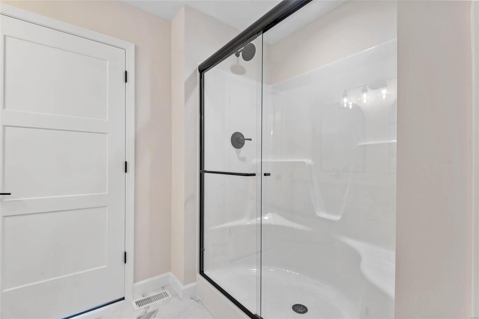 405 Stonebriar Drive Troy, IL 62294 - Photo 21 of 43