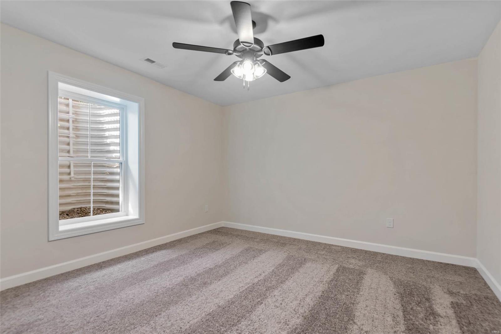 405 Stonebriar Drive Troy, IL 62294 - Photo 37 of 43