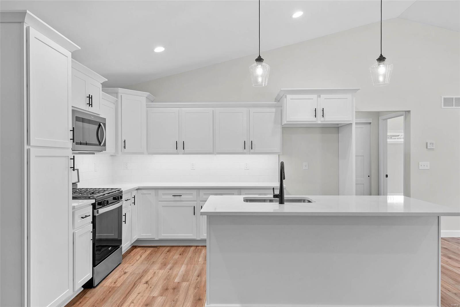 405 Stonebriar Drive Troy, IL 62294 - Photo 6 of 43