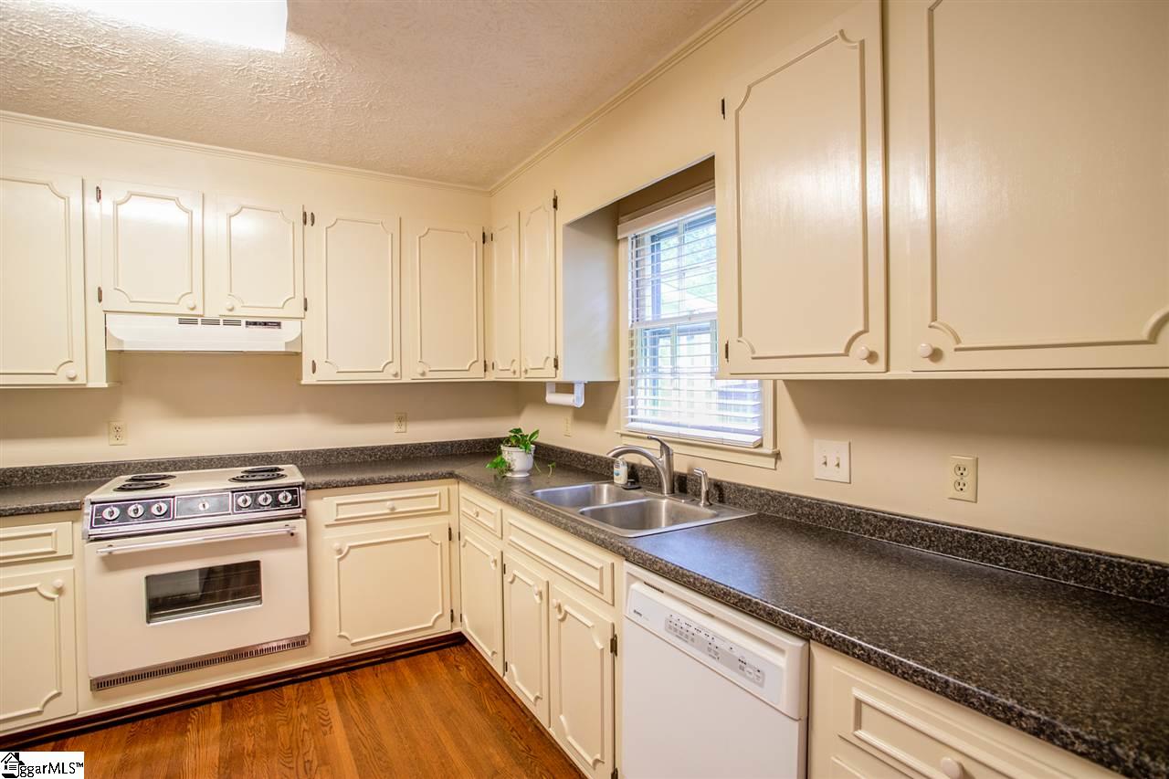 403 Hedgewood Terrace Greer, SC 29650 - Photo 11 of 35 Gallery Image 11