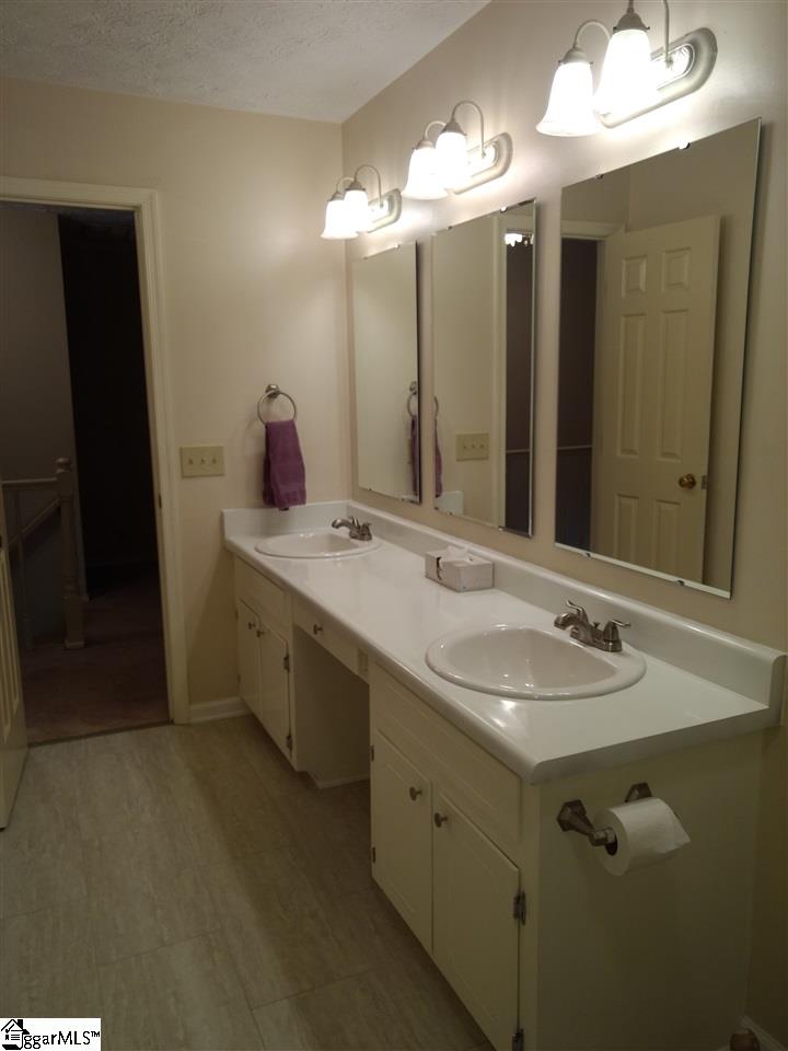 403 Hedgewood Terrace Greer, SC 29650 - Photo 28 of 35 Gallery Image 28