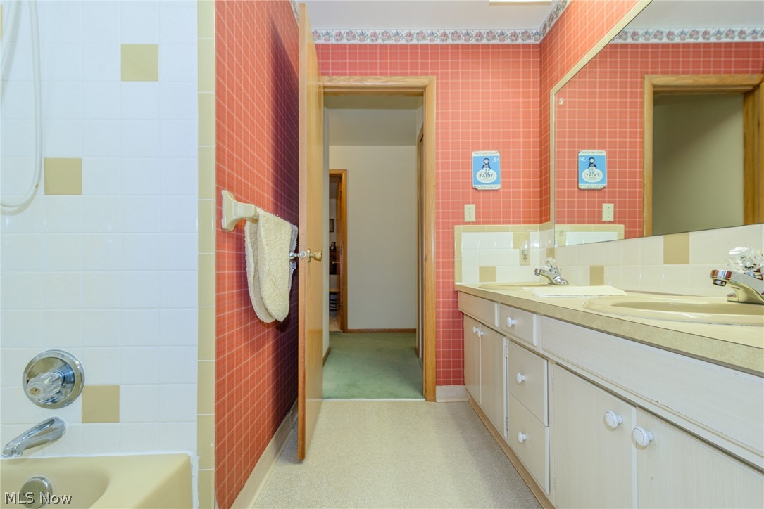 1581 Raleigh Boulevard Akron, OH 44321 - Photo 32 of 35 Gallery Image 32