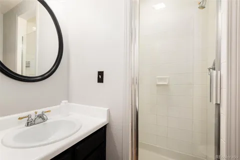 a view of kitchen and washer and dryer