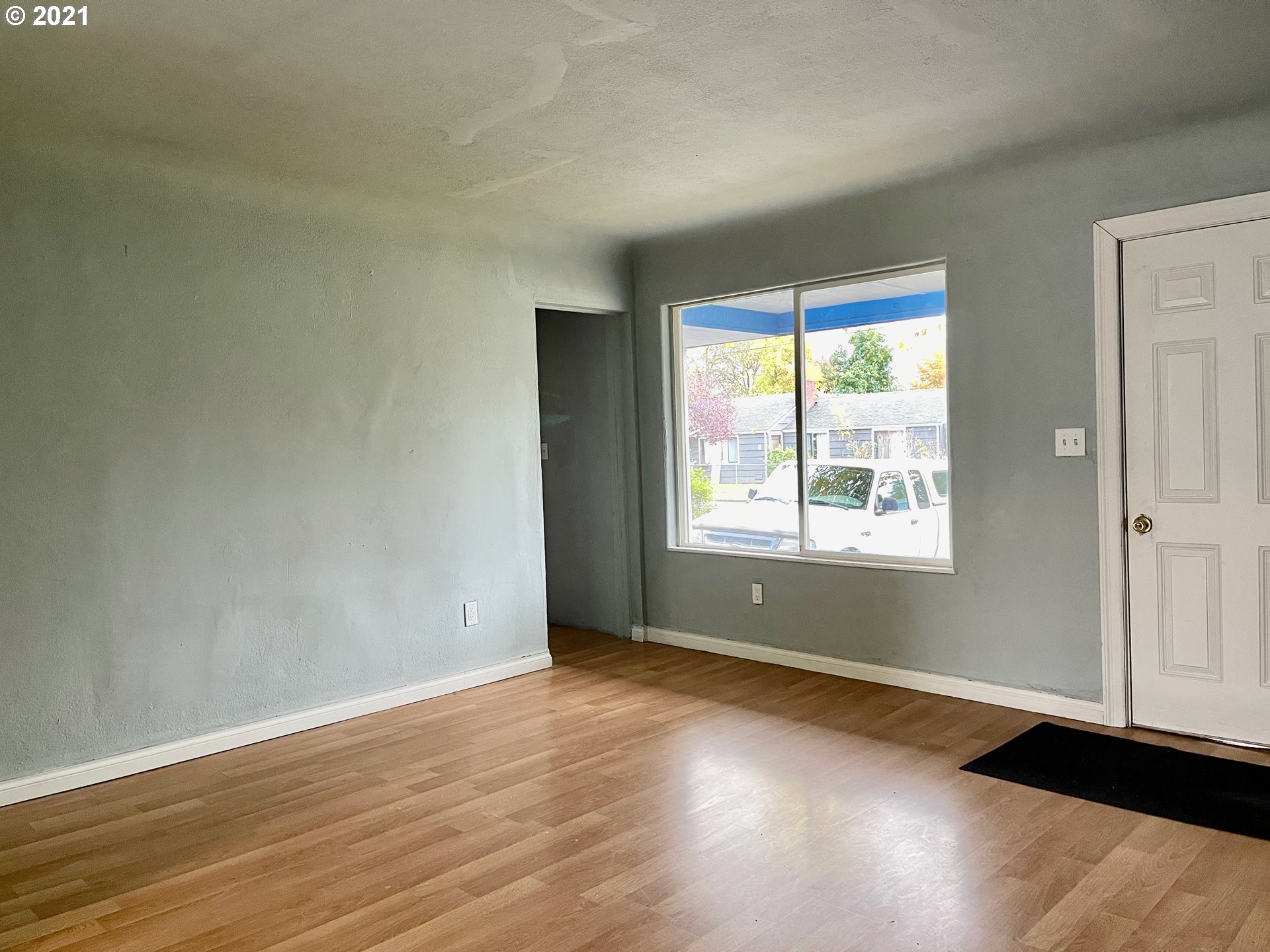 940 Centennial Boulevard Springfield, OR 97477 - Photo 4 of 30 Gallery Image 4
