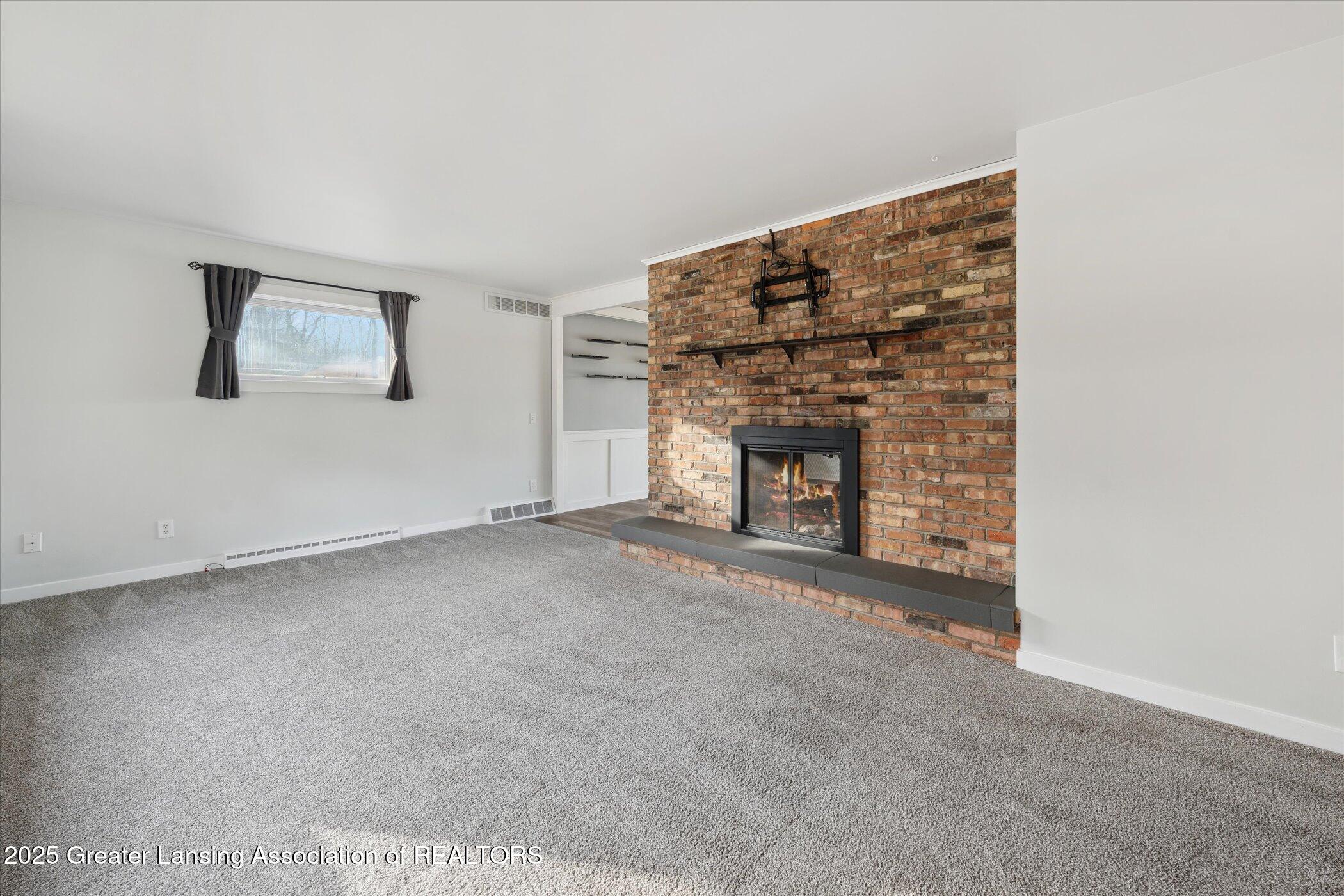 8480 Riverest Drive Portland, MI 48875 - Photo 8 of 48 08-8480-Riverest-Dr-Portland-MI-48875-Wi