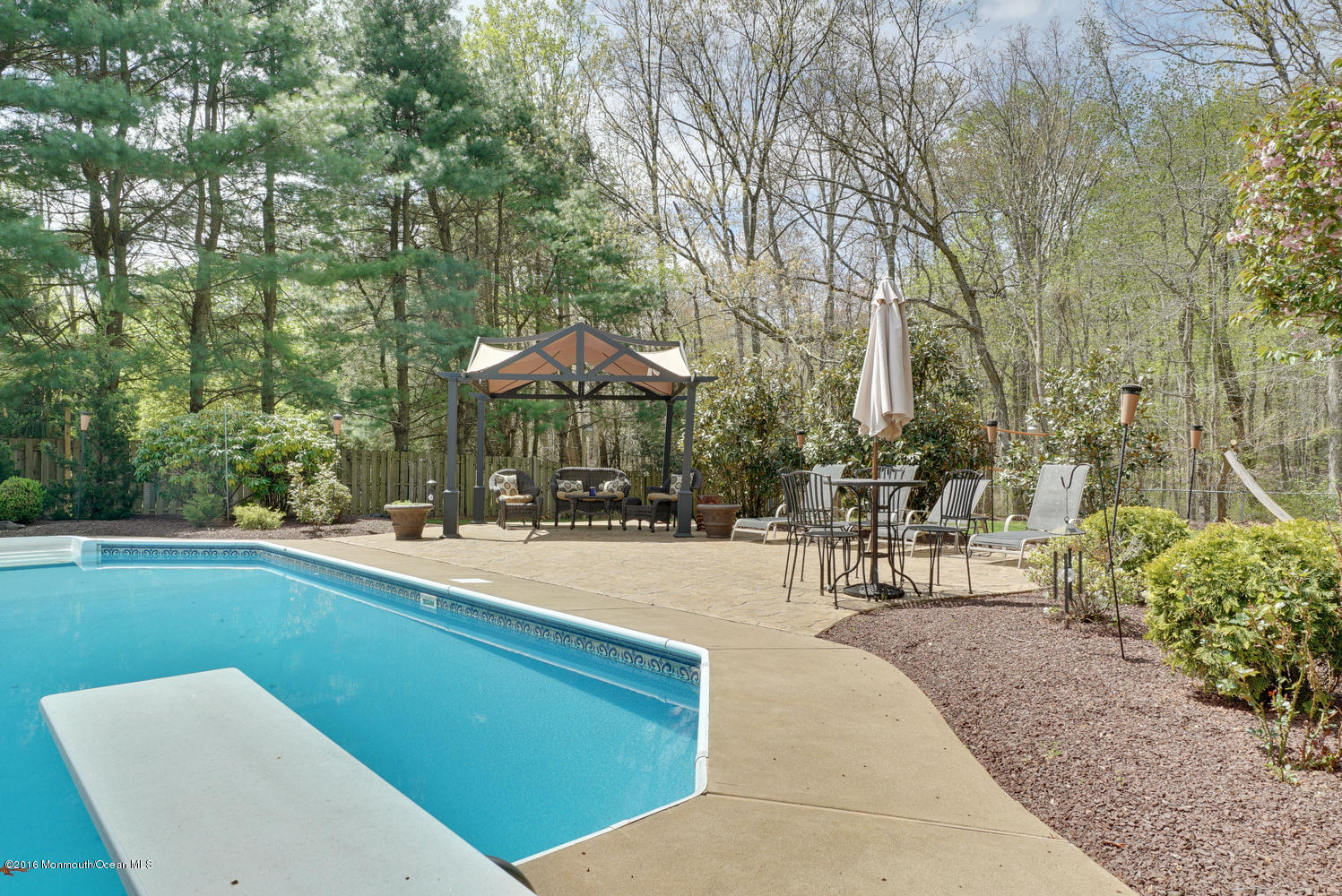 370 Cook Road Jackson, NJ 08527 - Photo 33 of 35 a outdoor view with a sitting space