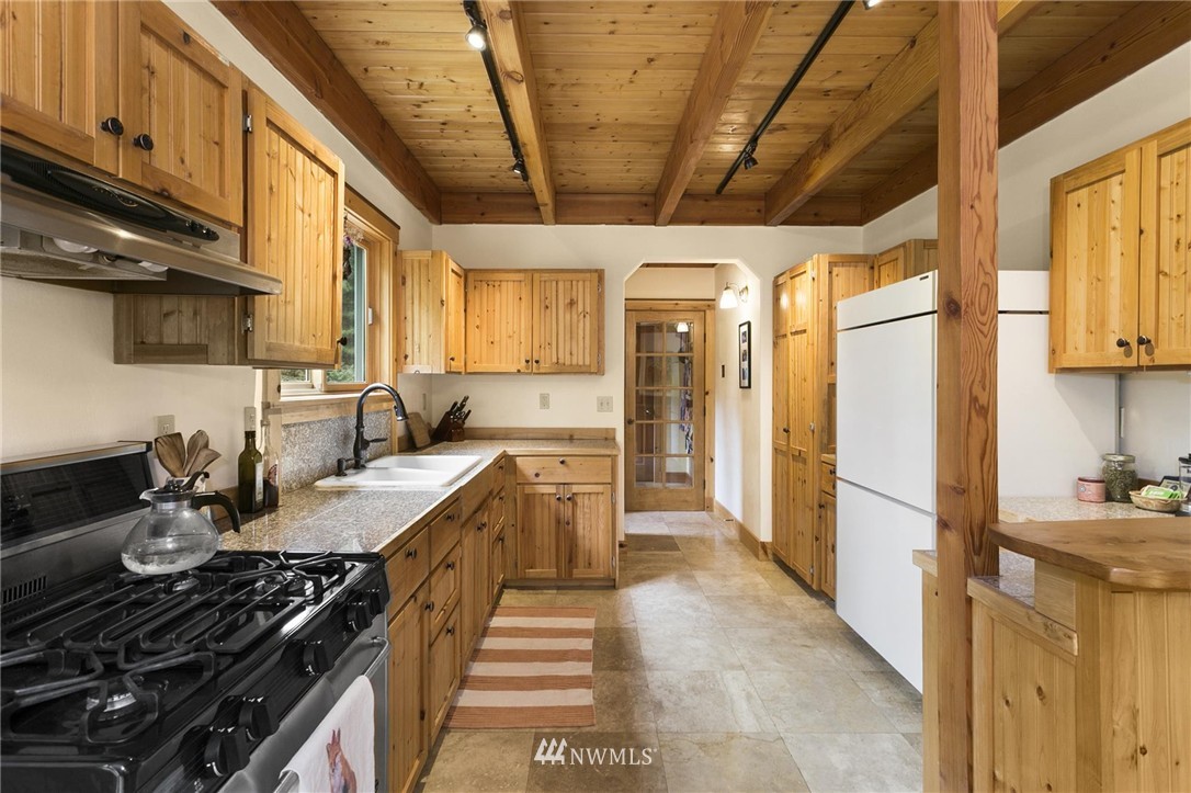 1431 Cape George Road Port Townsend, WA 98368 - Photo 10 of 25 Gallery Image 10