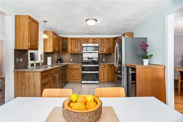 $799,900 | 28 North Pasture Lane, South Kingstown, RI 02879