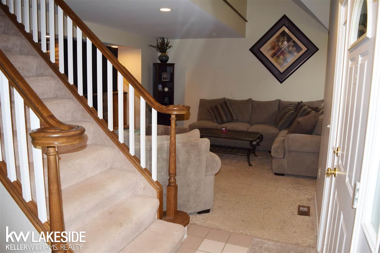 4125 Rural Street Waterford, MI 48329 - Photo 4 of 48