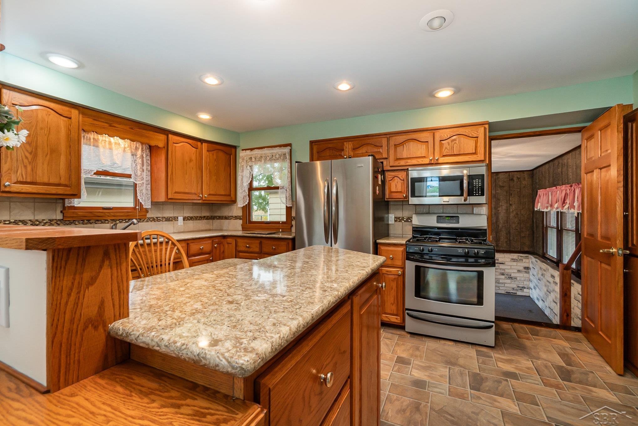 9986 Dixon Road Reese, MI 48757 - Photo 9 of 28