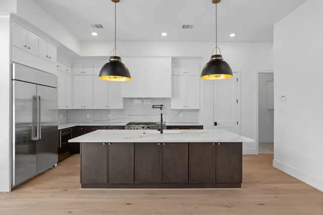 $1,274,999 | 8553 Western Drive, Houston, TX 77055