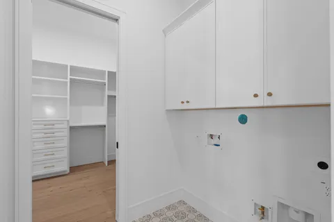 $1,274,999 | 8553 Western Drive, Houston, TX 77055