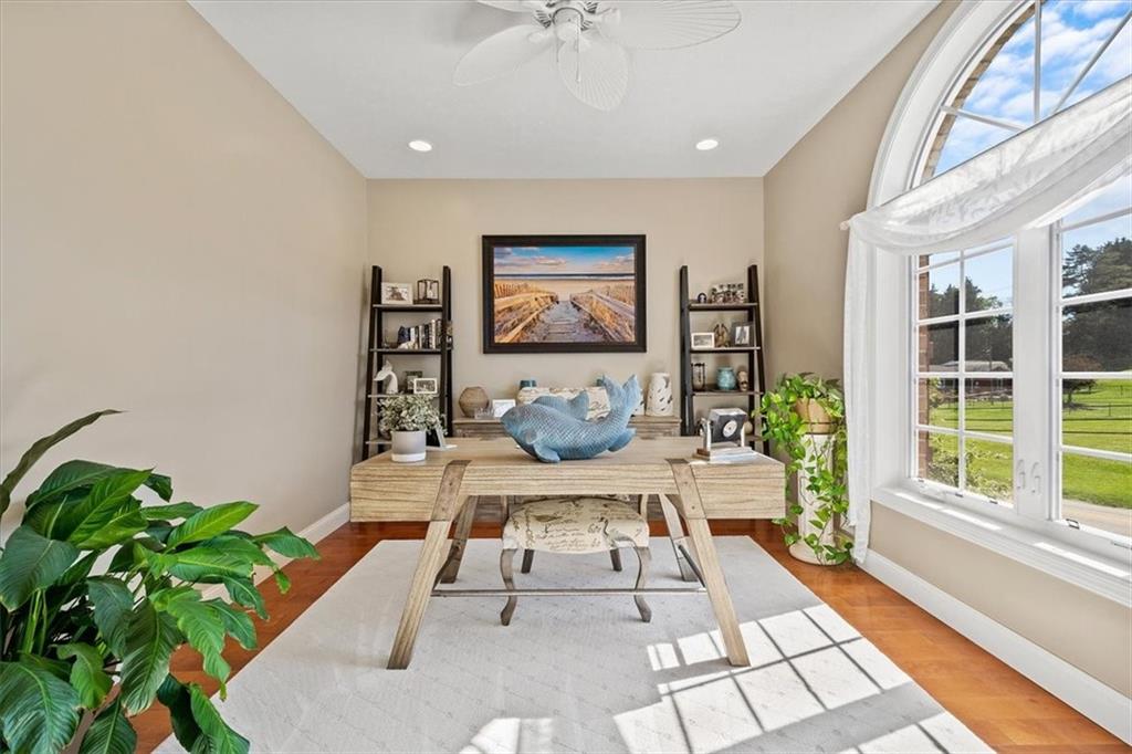 334 Ewing Road Carnegie, PA 15106 - Photo 11 of 25 Gallery Image 11