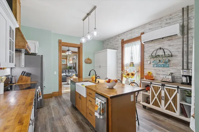 $424,900 | 532 South Main Street, Janesville, WI 53545