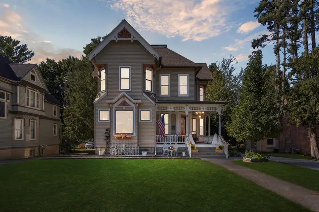 $424,900 | 532 South Main Street, Janesville, WI 53545