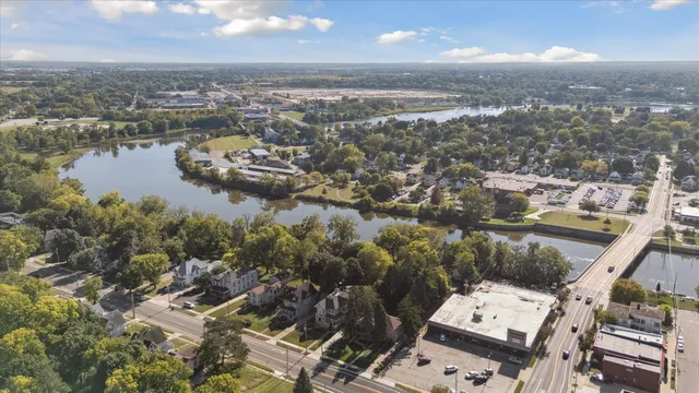 $424,900 | 532 South Main Street, Janesville, WI 53545