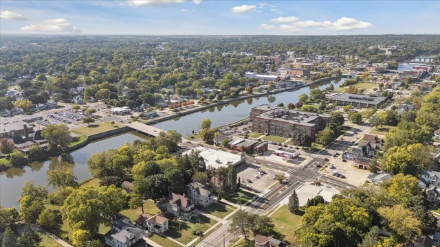 $424,900 | 532 South Main Street, Janesville, WI 53545