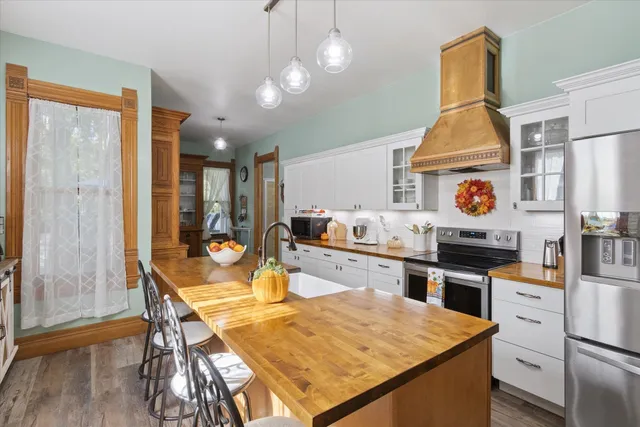 $424,900 | 532 South Main Street, Janesville, WI 53545